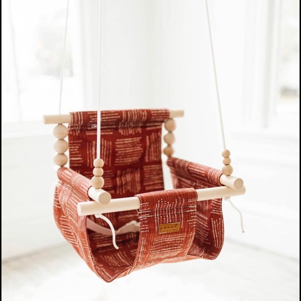 Sweet Swinging baby swing
